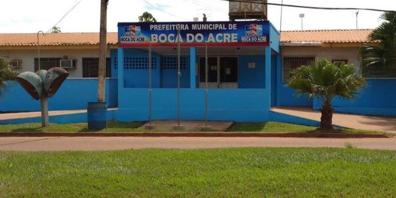 O Ministério Público do Estado do Amazonas (MPAM), por meio da Promotoria de Justiça de Boca do Acre, recomendou a exoneração de três servidores da prefeitura nomeados em cargos comissionados e que possuem vínculo familiar com autoridades do Executivo municipal.